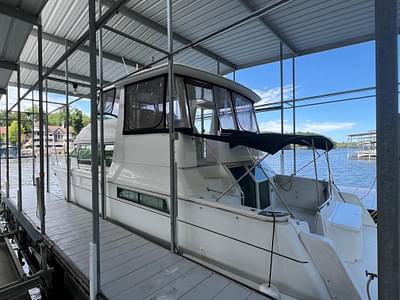 BOATZON | Carver 500 cockpit motoryacht 1996