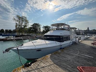 BOATZON | Carver 504 Cockpit Motor Yacht 2000