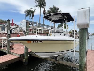 BOATZON | Century 2000 Center Console 2004