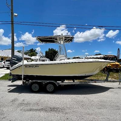 BOATZON | Century 2000 Center Console 2005