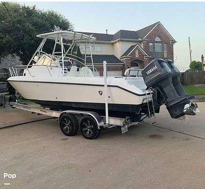 BOATZON | Century 2600 Walk Around