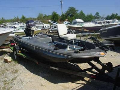 BOATZON | Challenger Boats Mark IV170 Fisher Outboard hull 1976