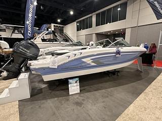 BOATZON | 2024 Chaparral 19SSI Outboard