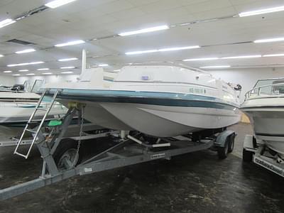 BOATZON | Chaparral SUNESTA 250 1995 BOATZON | Chaparral SUNESTA 250 1995