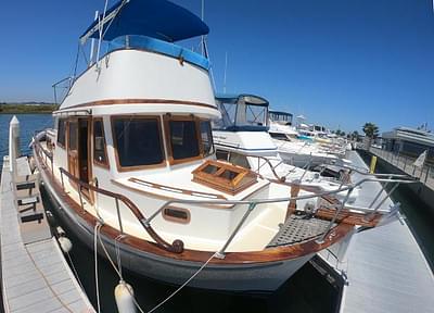 BOATZON | CHB 34 DOUBLE CABIN 1977