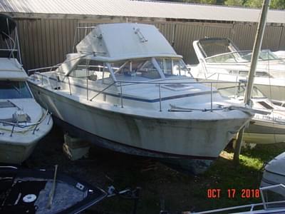 BOATZON | Chris Craft 31 Commander Sports Express Twin 440 Chrysler 1968