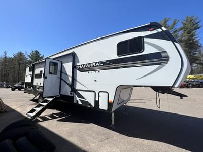 BOATZON | Coachmen Chaparral Lite 274BH 2022