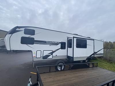 BOATZON | Coachmen Chaparral X Edition 355FBX 2022