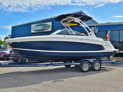 BOATZON | Cobalt Boats R6 Surf 2023