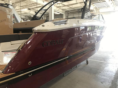 BOATZON | Cobalt Boats R8 2024