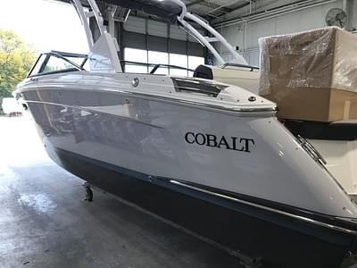 BOATZON | Cobalt Boats R8 2024