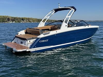 BOATZON | Cobalt Boats R8 2024