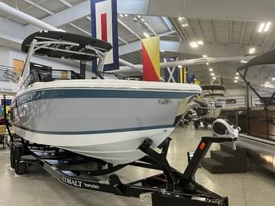 BOATZON | Cobalt Boats R8 Surf 2023