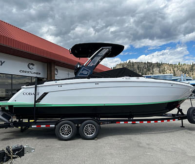 BOATZON | Cobalt Boats R8 Surf 2024