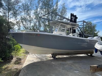 BOATZON | Cobia 301 Center Console 2023