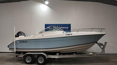 BOATZON | Cobia Boats 215 DC 2006