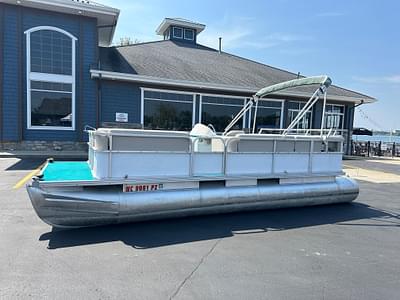 BOATZON | 1995 Crest 22