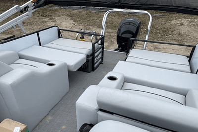 BOATZON | Crest CLASSIC 220LX 2021