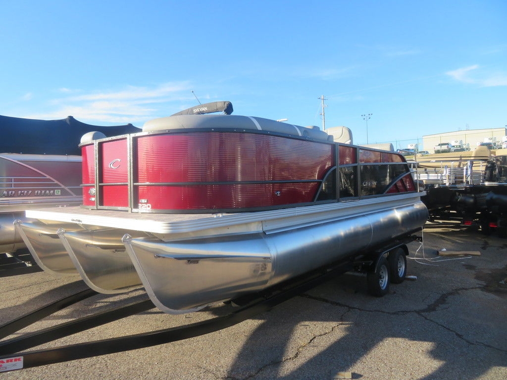 2023 Crest Classic DLX 220 SLSC CPT DLX - Sold Boat
