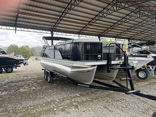 BOATZON | 2024 Crest Classic LX 220 SLRC CPT