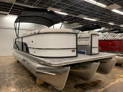 BOATZON | Crest CLASSIC PLATINUM 220SLS 2023