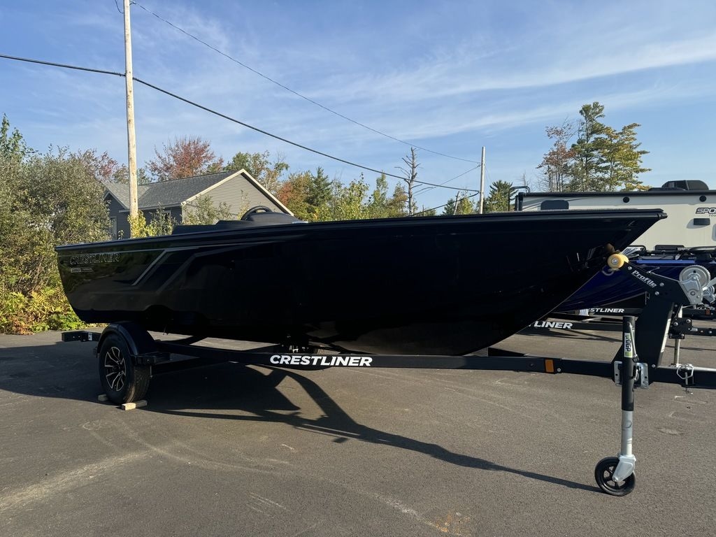 2025 Crestliner 1650 Hawk Side Console - Sold Boat