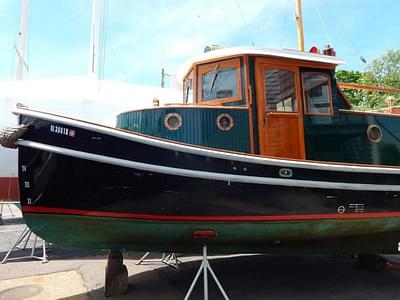 BOATZON | Crosby Cruising Tug 1983