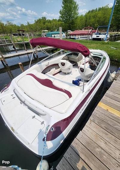 BOATZON | Crownline 202BR