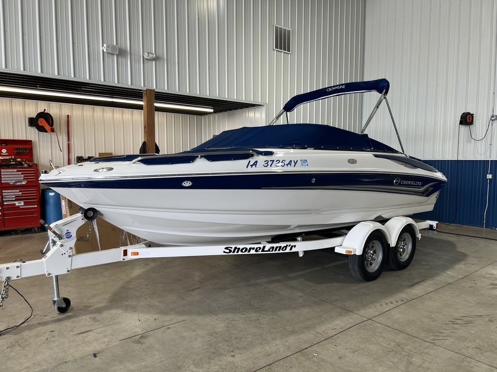 2004 CROWNLINE 206 LS - Sold Boat