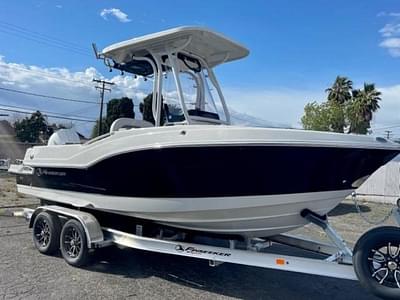 BOATZON | Crownline 220 CC 2024