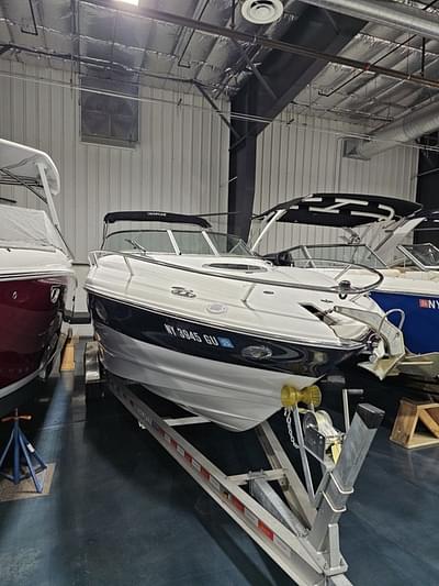 BOATZON | Crownline 255 CCR 2009