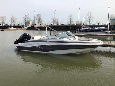 BOATZON | Crownline E 215 XS 2023