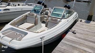 BOATZON | Crownline E 215XS