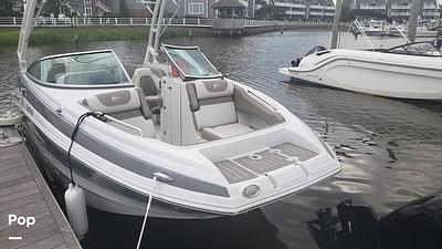 BOATZON | Crownline E235XS