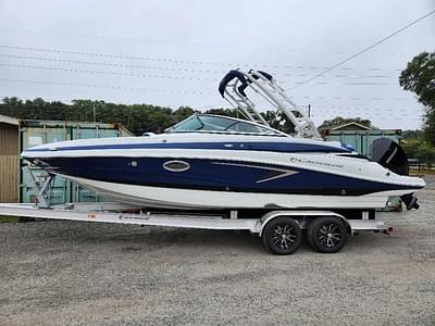 BOATZON | Crownline E260 XS 2024