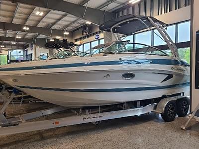 BOATZON | Crownline E260XS 2024