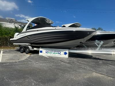 BOATZON | Crownline E305 XS 2024