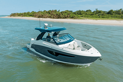 BOATZON | Cruisers Yachts 34 GLS Outboard 2024