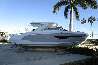 BOATZON | Cruisers Yachts 34 GLS Outboard 2024