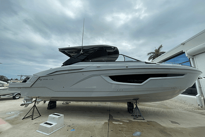 BOATZON | Cruisers Yachts 34 GLS South Beach Outboard 2024