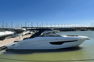 BOATZON | Cruisers Yachts 34 GLS 2024