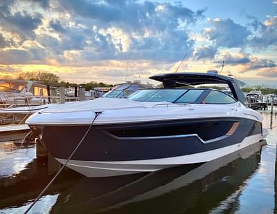 BOATZON | Cruisers Yachts 38 GLS OB 2023