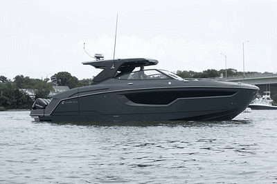 BOATZON | Cruisers Yachts 38 GLS South Beach Outboard 2024