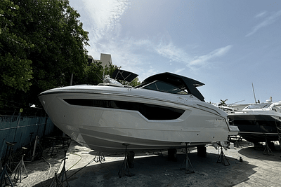 BOATZON | Cruisers Yachts 38 GLS South Beach Outboard 2024