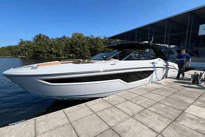 BOATZON | Cruisers Yachts 38 GLS South Beach Outboard 2025