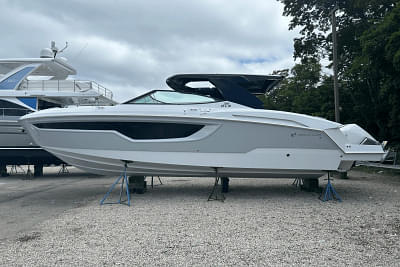 BOATZON | Cruisers Yachts 38 GLS Outboard 2024