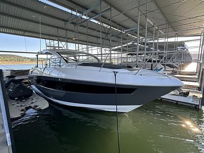 BOATZON | Cruisers Yachts 39 Express Coupe 2021