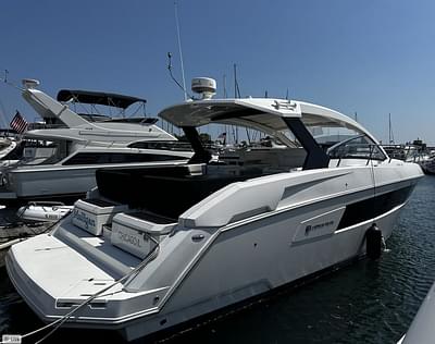 BOATZON | Cruisers Yachts 390 Express 2015