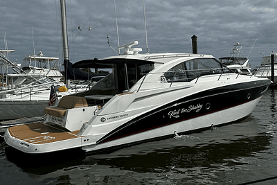 BOATZON | Cruisers Yachts 41 CANTIUS 2015