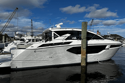 BOATZON | Cruisers Yachts 42 Cantius 2024